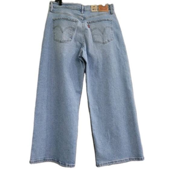 Levi's High Rise Wide Leg Jeans Women's Size 32 x 27 Light Wash Cropped Distress - Picture 11 of 12